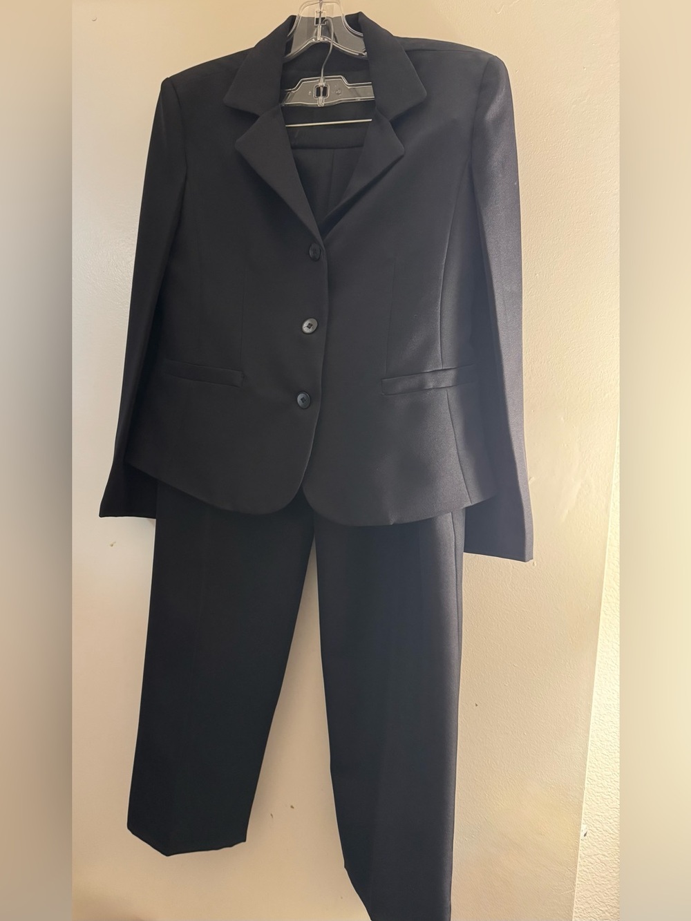 Classic Deepest Navy/Black Women's Two-Piece Suit -Tailored Blazer & Pants - EUC